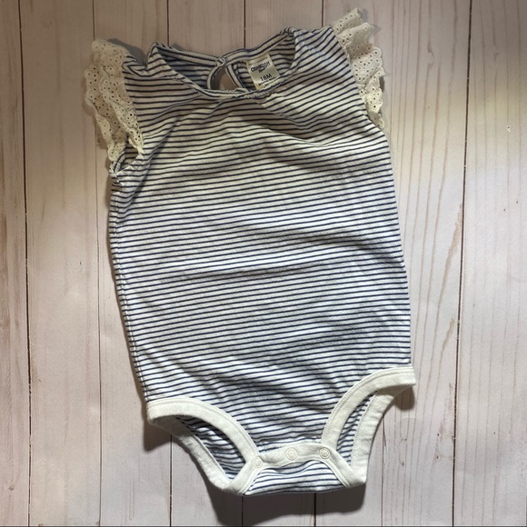 🌟3/$15🌟 EUC Oshkosh Striped Bodysuit